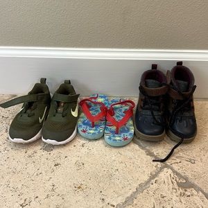 Toddler boy shoe bundle. Nike 7C flip flops 5/6 Boots 6
